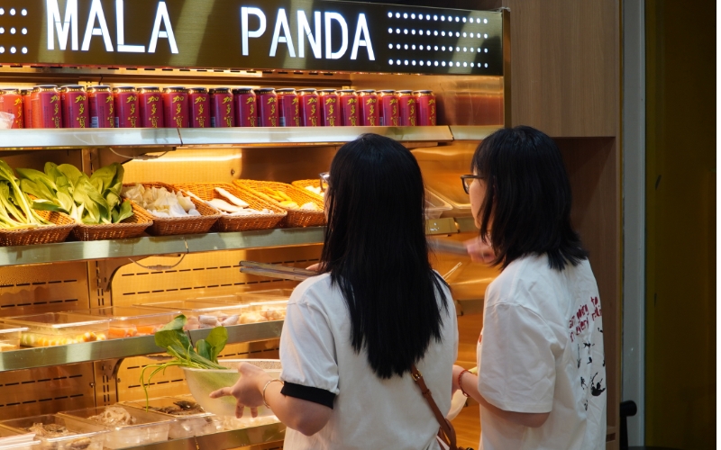 Trải nghiệm cá nhân hóa tạo tô mỳ độc bản tại Mala Panda